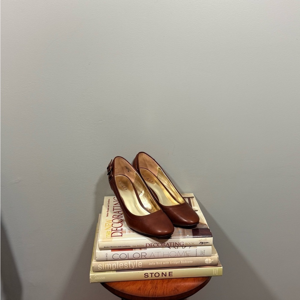 Nine & Co. Size 9M Brown Leather Women's Heels